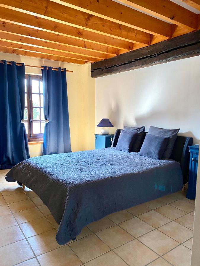 Bed and Breakfast Domaine Du Cellier De La Couronne Sézanne Exterior foto