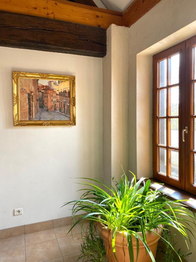 Bed and Breakfast Domaine Du Cellier De La Couronne Sézanne Exterior foto